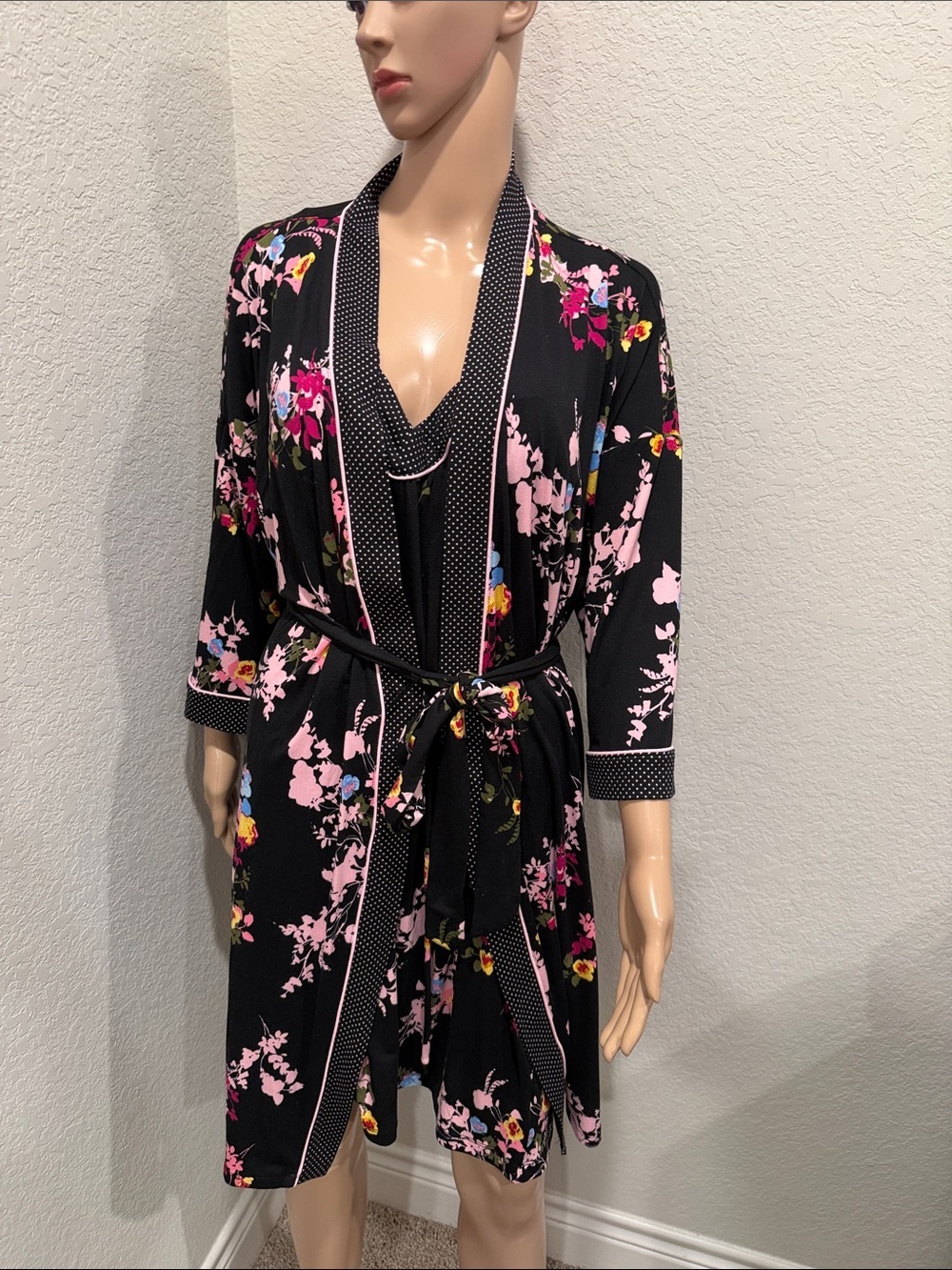 NWT Black Floral Women's Robe with negligée’s w/ black and Pink Accents